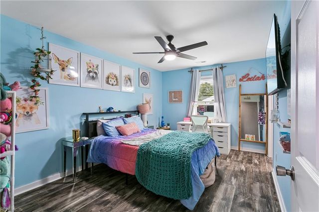 6824 Michael LN, Hayes, VA 23072