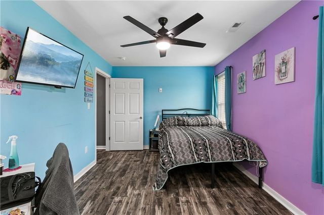 6824 Michael LN, Hayes, VA 23072