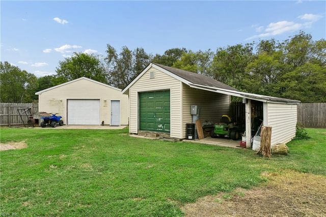 6824 Michael LN, Hayes, VA 23072