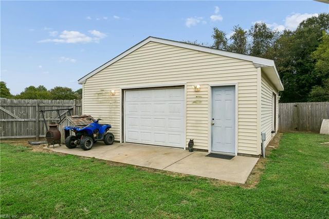6824 Michael LN, Hayes, VA 23072