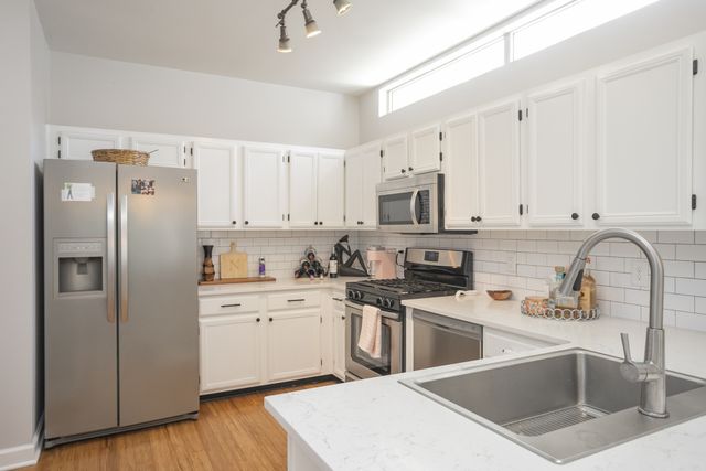 1004 Elmshade Ln, Nashville, TN 37211