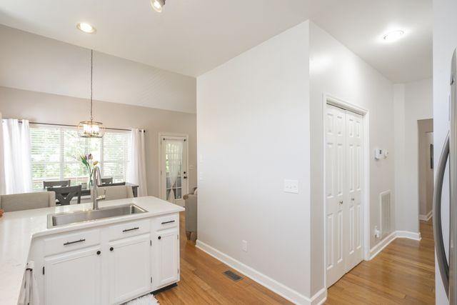 1004 Elmshade Ln, Nashville, TN 37211