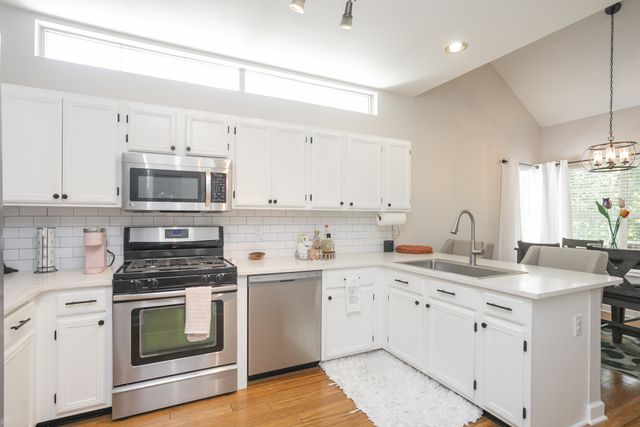 1004 Elmshade Ln, Nashville, TN 37211