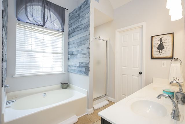 1004 Elmshade Ln, Nashville, TN 37211
