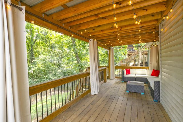 1004 Elmshade Ln, Nashville, TN 37211