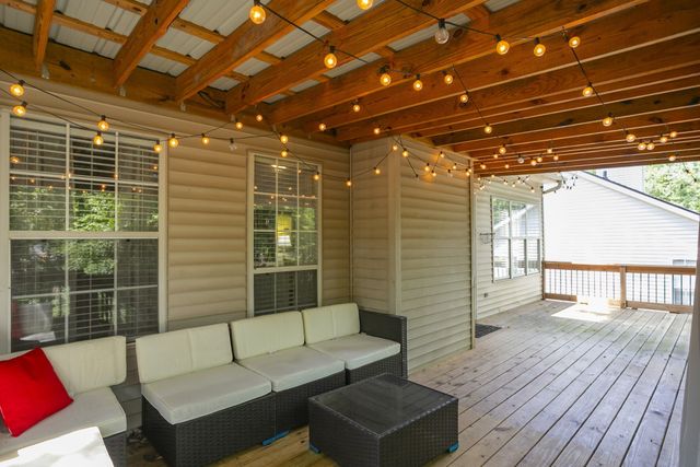 1004 Elmshade Ln, Nashville, TN 37211