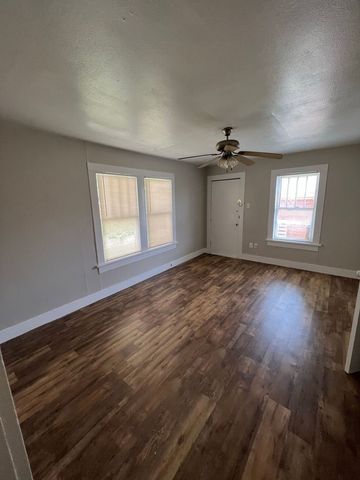 609 EN 15th Street B, Abilene, TX 79601