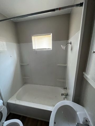 609 EN 15th Street B, Abilene, TX 79601