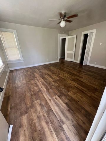 609 EN 15th Street B, Abilene, TX 79601