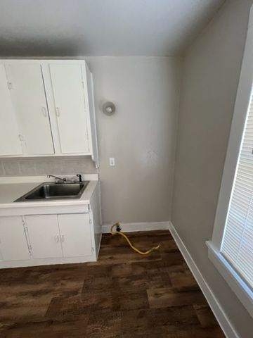 609 EN 15th Street B, Abilene, TX 79601