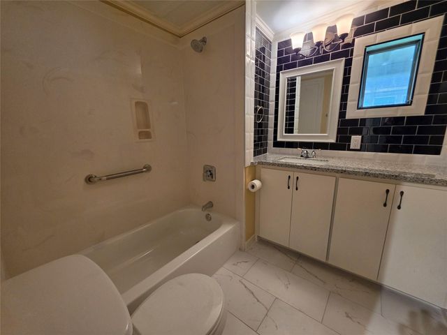 6426 W Bend Street, Houston, TX 77085