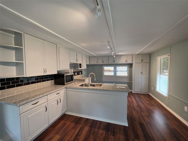 6426 W Bend Street, Houston, TX 77085