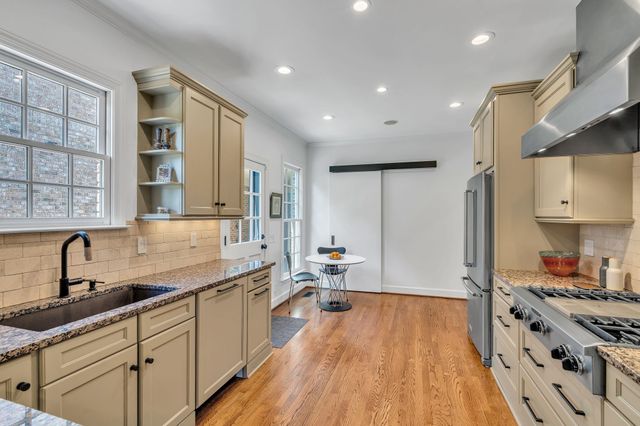 204 Longwood Ct, Nashville, TN 37215