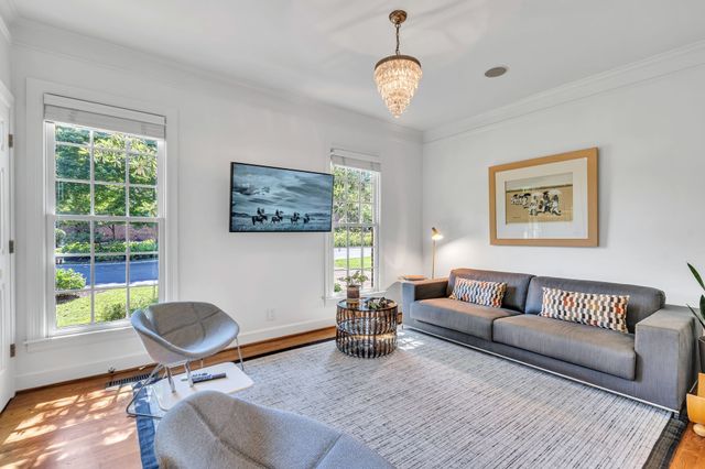 204 Longwood Ct, Nashville, TN 37215