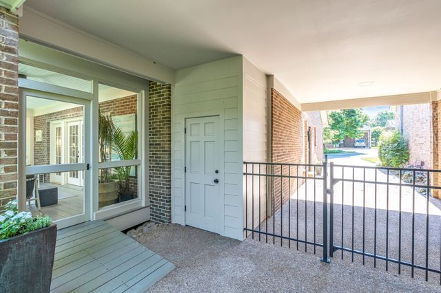 204 Longwood Ct, Nashville, TN 37215