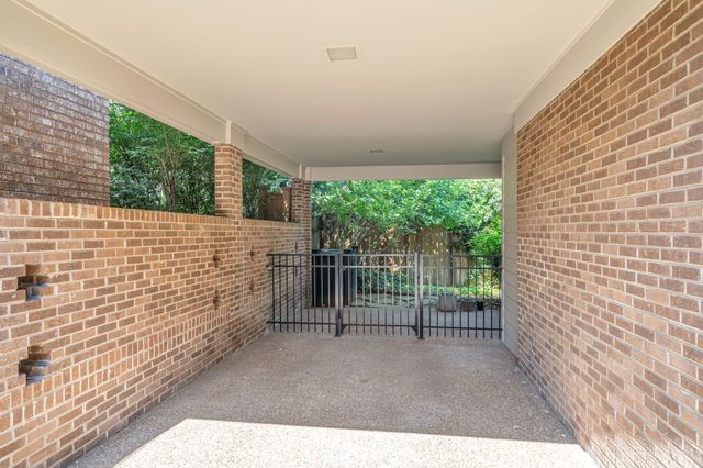 204 Longwood Ct, Nashville, TN 37215