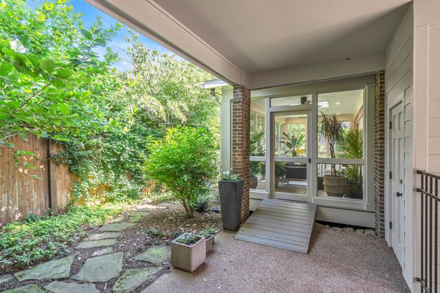 204 Longwood Ct, Nashville, TN 37215