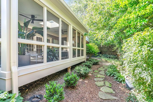 204 Longwood Ct, Nashville, TN 37215