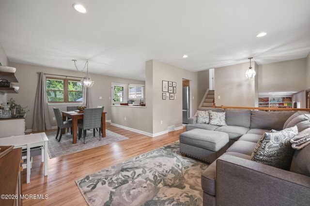 72 Wynnewood Court, Freehold, NJ 07728