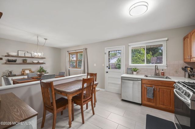 72 Wynnewood Court, Freehold, NJ 07728