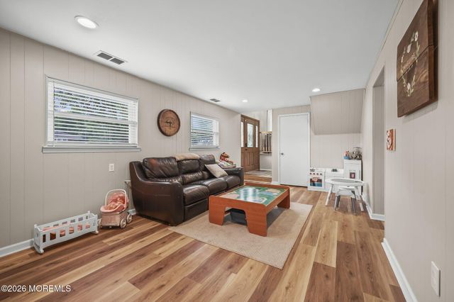 72 Wynnewood Court, Freehold, NJ 07728