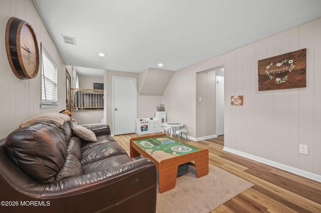 72 Wynnewood Court, Freehold, NJ 07728