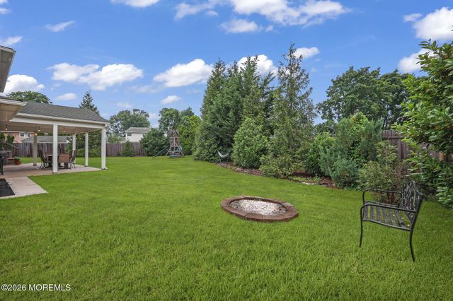72 Wynnewood Court, Freehold, NJ 07728