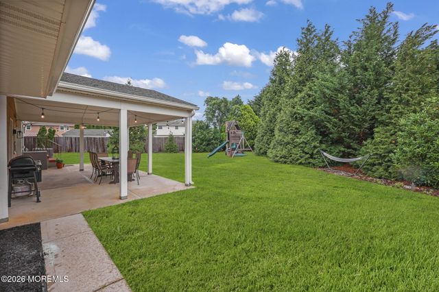 72 Wynnewood Court, Freehold, NJ 07728