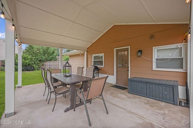 72 Wynnewood Court, Freehold, NJ 07728