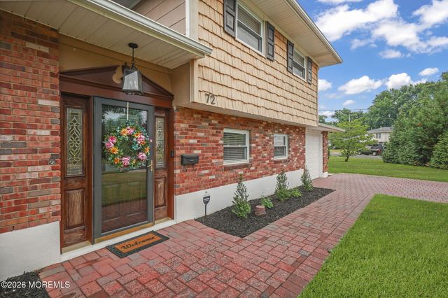 72 Wynnewood Court, Freehold, NJ 07728