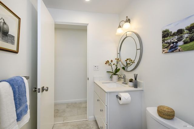 98 Surrey Ln, San Rafael, CA 94903