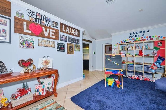 27 NE 11th PL, Cape Coral, FL 33909