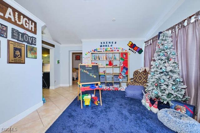 27 NE 11th PL, Cape Coral, FL 33909