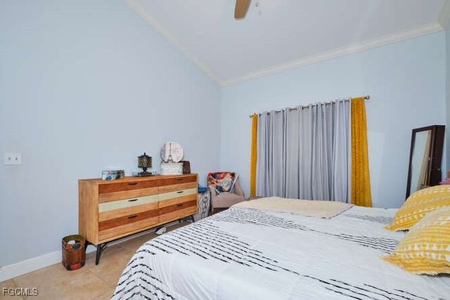 27 NE 11th PL, Cape Coral, FL 33909