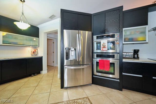 27 NE 11th PL, Cape Coral, FL 33909