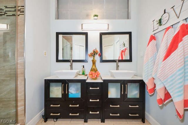 27 NE 11th PL, Cape Coral, FL 33909