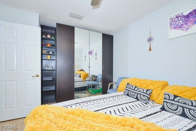 27 NE 11th PL, Cape Coral, FL 33909