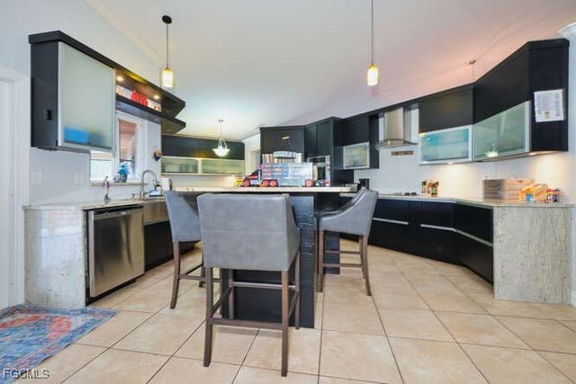 27 NE 11th PL, Cape Coral, FL 33909