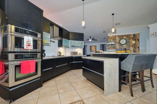 27 NE 11th PL, Cape Coral, FL 33909