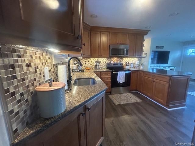 4 White Oak Street, Middle Island, NY 11953