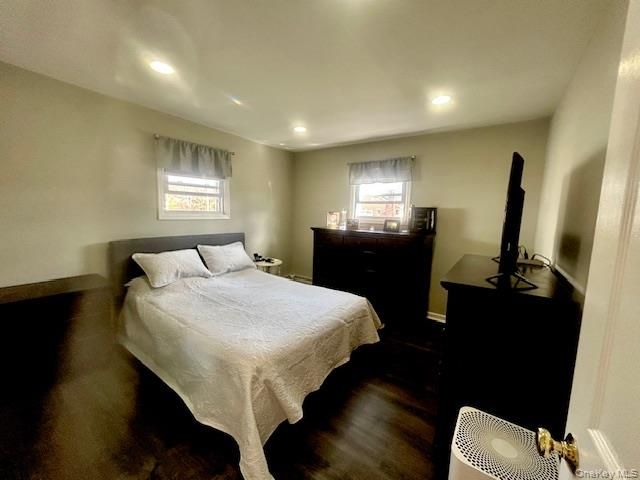 4 White Oak Street, Middle Island, NY 11953