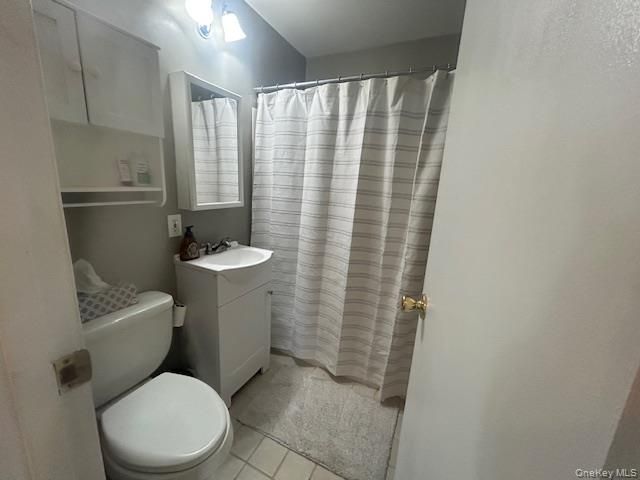 4 White Oak Street, Middle Island, NY 11953