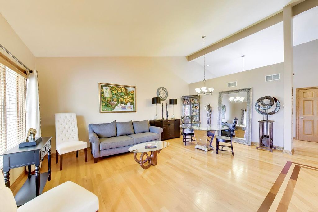 11S352 Deer Trail Court, Burr Ridge, IL 60527 — photo 2
