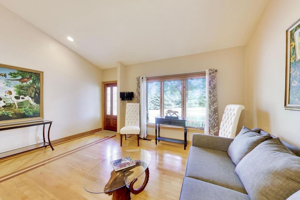 11S352 Deer Trail Court, Burr Ridge, IL 60527 — photo 3