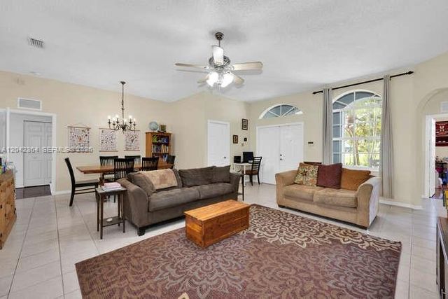 2405 SE 5th Court, Homestead, FL 33033