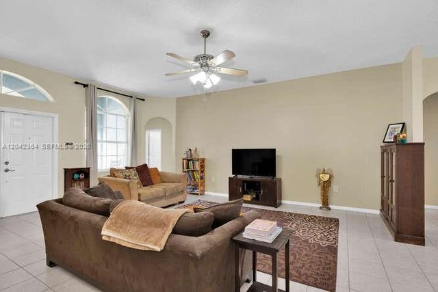2405 SE 5th Court, Homestead, FL 33033