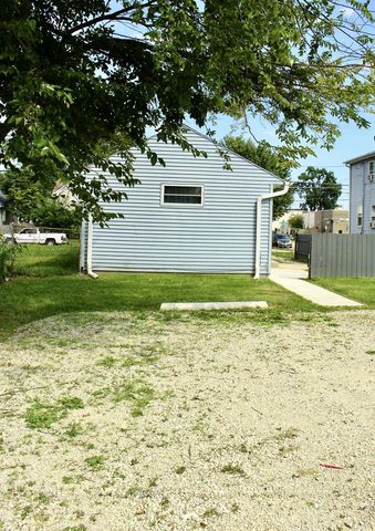 930 N Memorial DRIVE, Racine, WI 53404