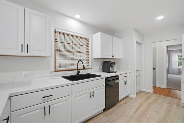 85 Granville Rd, Westfield, MA 01085