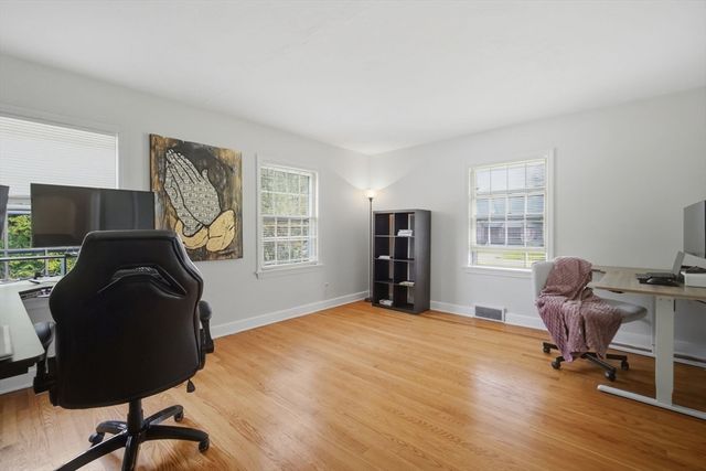 85 Granville Rd, Westfield, MA 01085