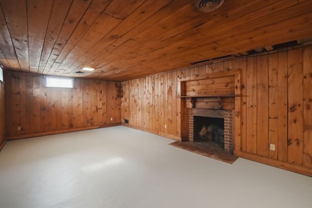 85 Granville Rd, Westfield, MA 01085
